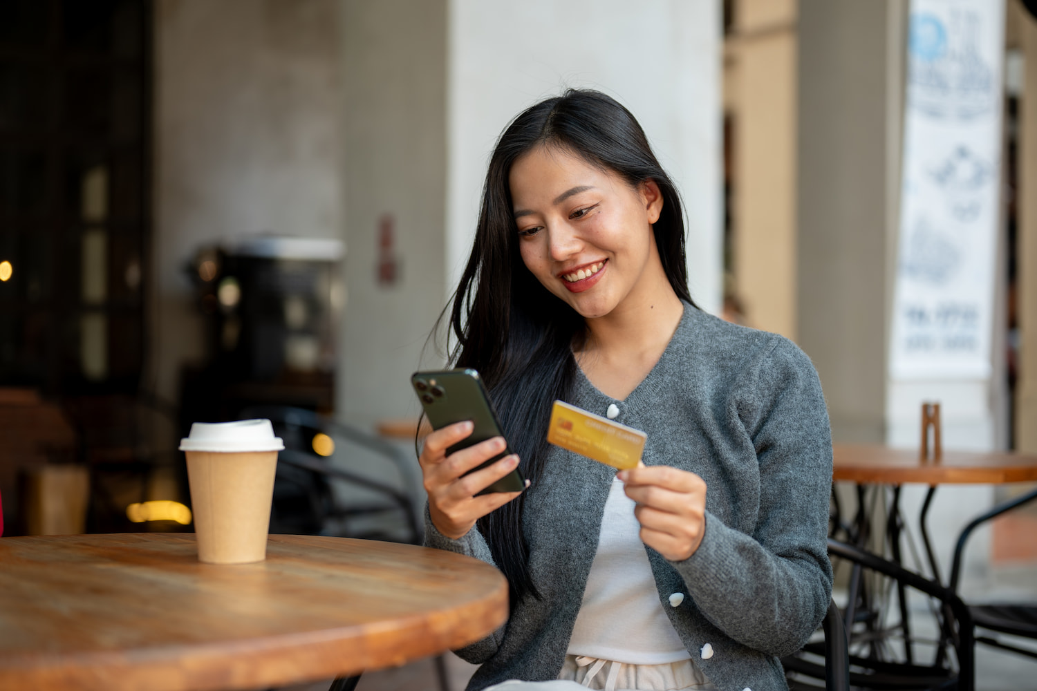 Mau Hemat Uang? Cari Tahu 9 Perbedaan Belanja Online dan Offline