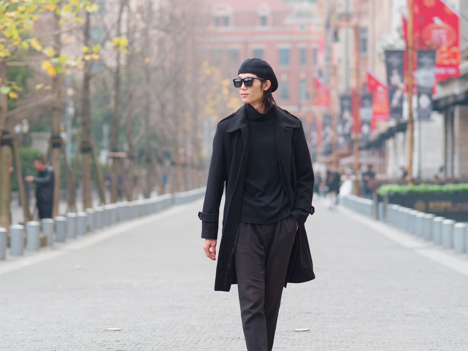 Ciptakan Gaya Edgy dengan Oversize Shirt - DOKU.Promo