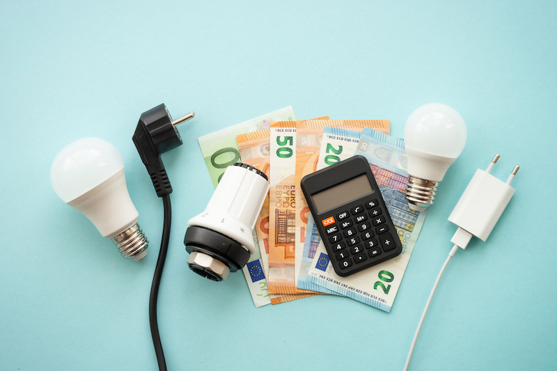 Energi Hemat, Dompet Senang: 8 Teknik Jitu Menghemat Listrik di Rumah